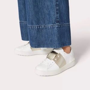 Valentino Garavani White / Gold Sneakers (EU 38)
